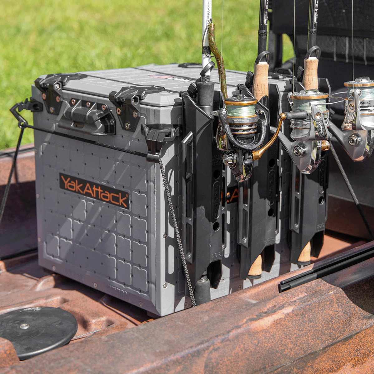 YakAttack BLACKPAK PRO 13x13 9 YakAttack BLACKPAK PRO 13x13 YakAttack BLACKPAK PRO 13x13 Battleship grey lifestyle